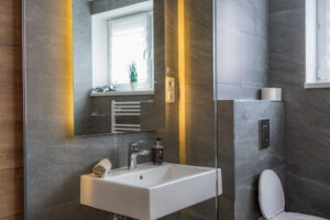 Bright bathroom with shower in Lux Plus apartment for 6 people, Miracle Seasons Demänová